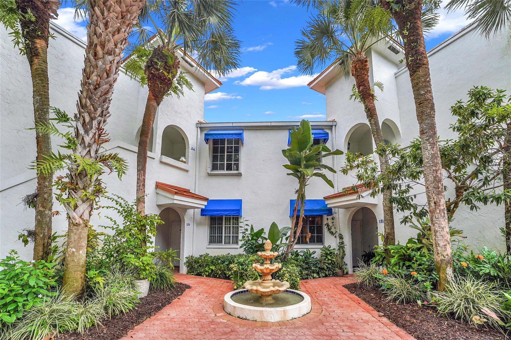 4130 W Palm Aire Dr 301B