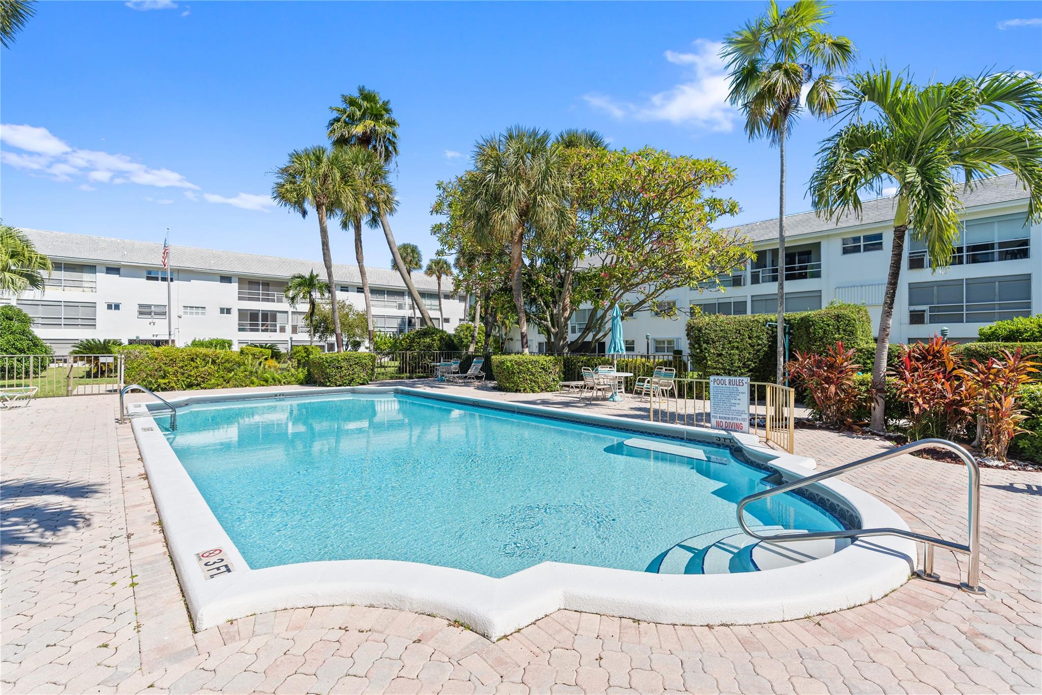 Lighthouse Point Gardens - Residential