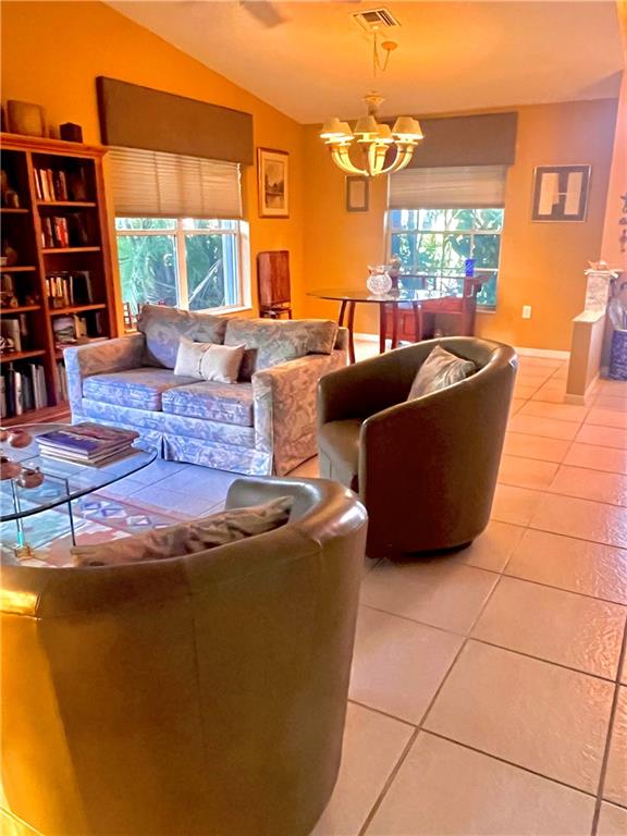 Boulevard Forest 113-39 B - Residential