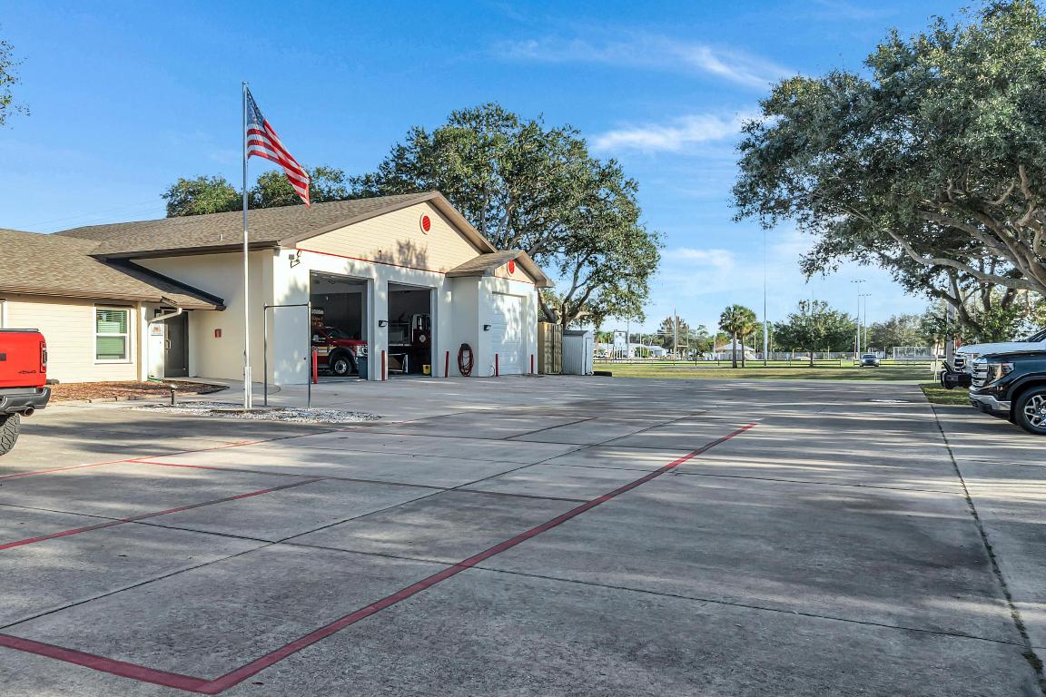 SEBASTIAN HIGHLANDS UNIT 10 - Residential