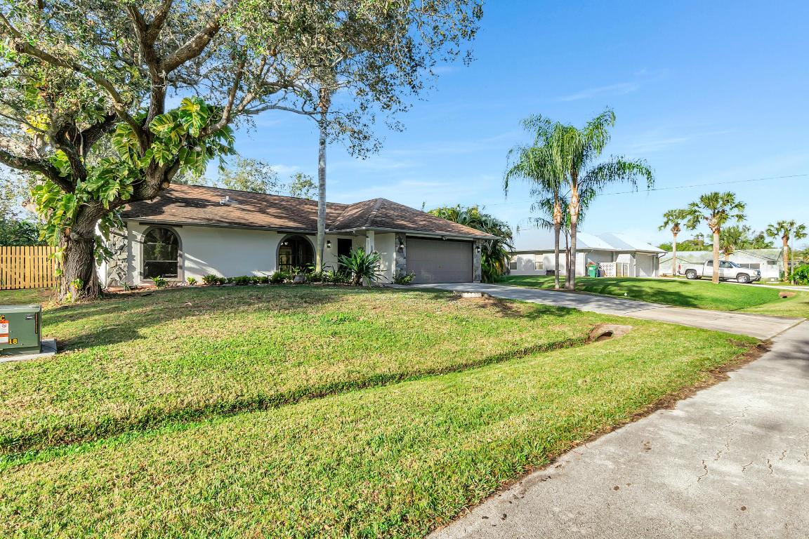 SEBASTIAN HIGHLANDS UNIT 10 - Residential