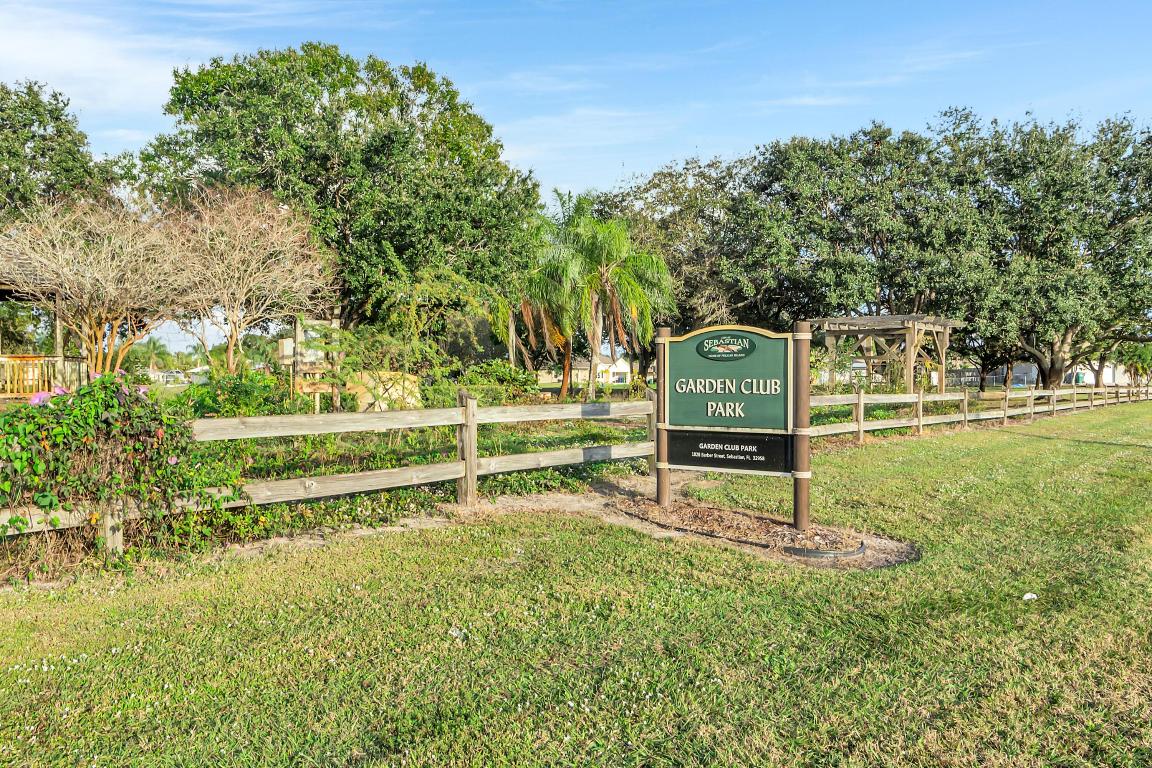 SEBASTIAN HIGHLANDS UNIT 10 - Residential