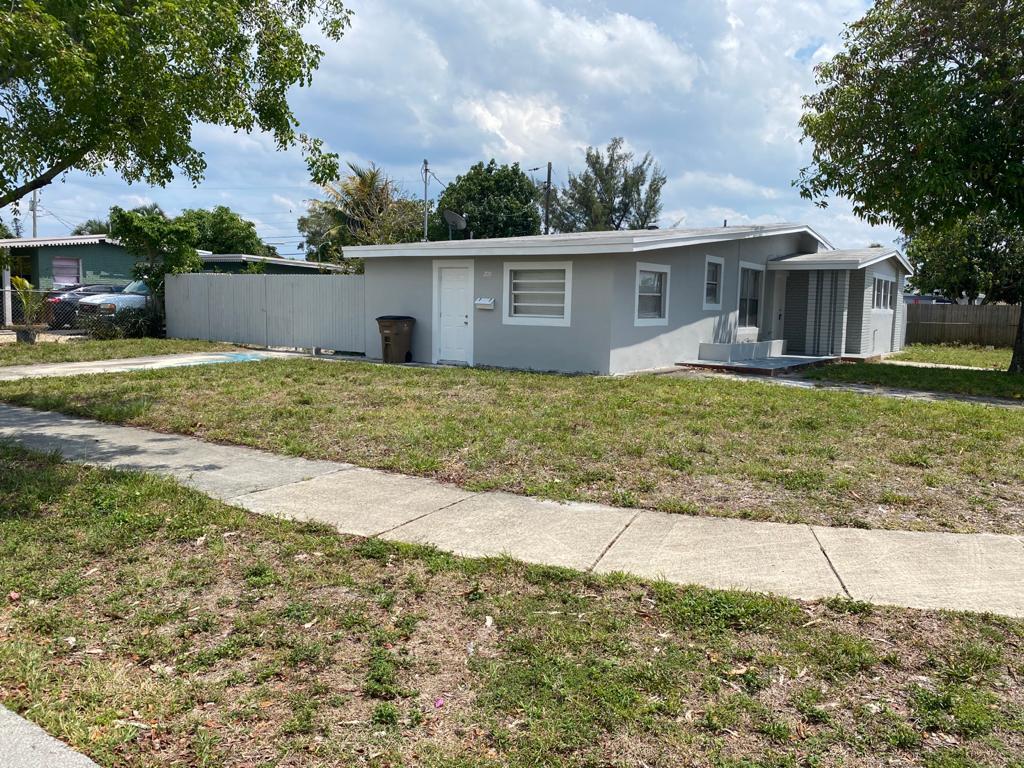 POMPANO BEACH HIGHLANDS 8TH SEC - Residential Lease