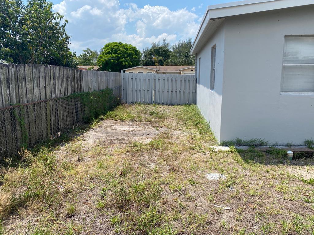 POMPANO BEACH HIGHLANDS 8TH SEC - Residential Lease