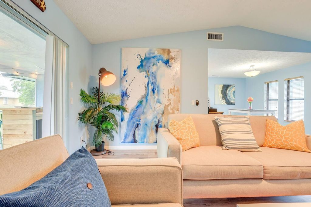 Photo of 750 SE Lighthouse Avenue, Port Saint Lucie, FL 34983 (MLS # R11039975)