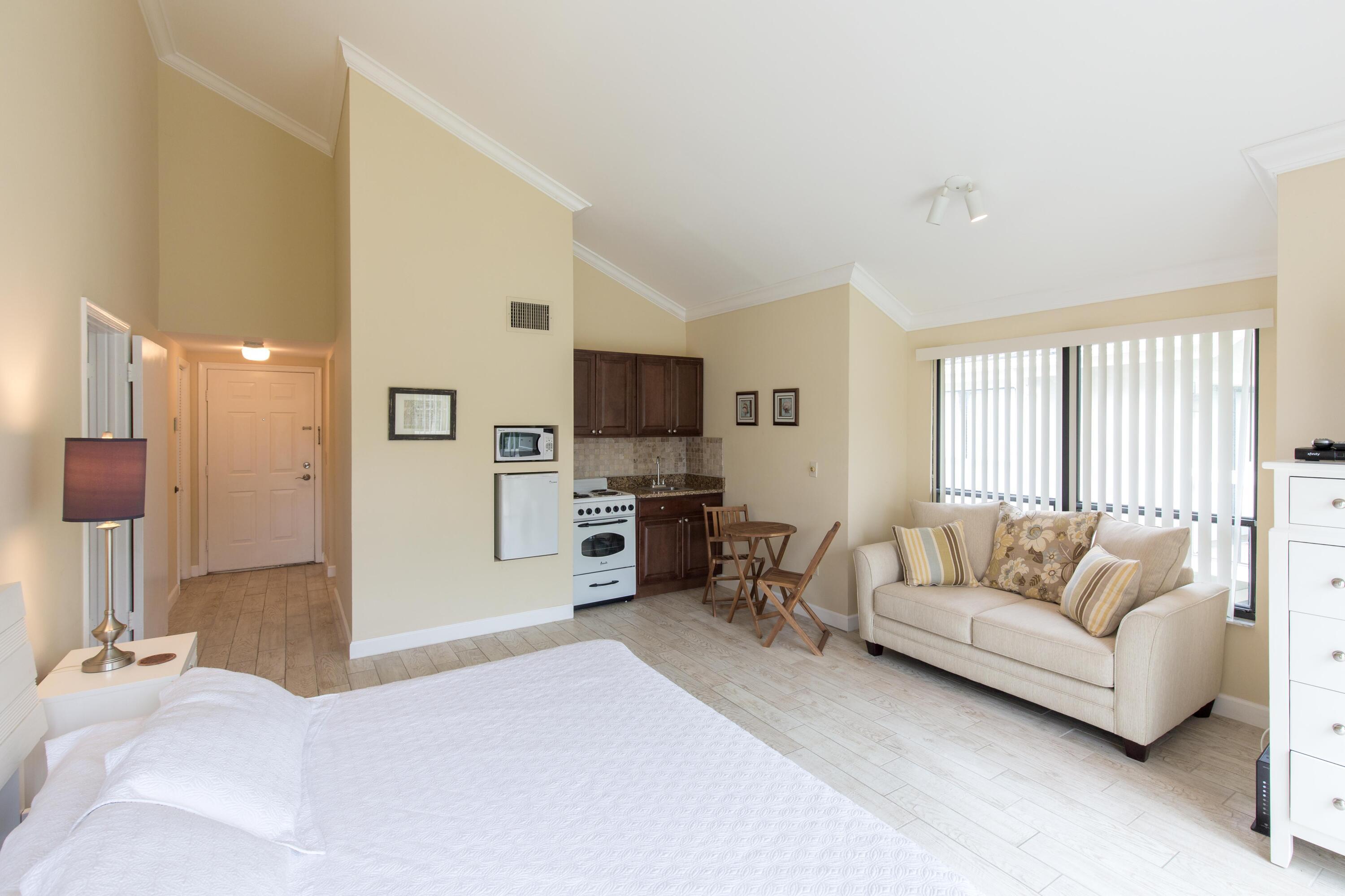 11863 Wimbledon Circle 500