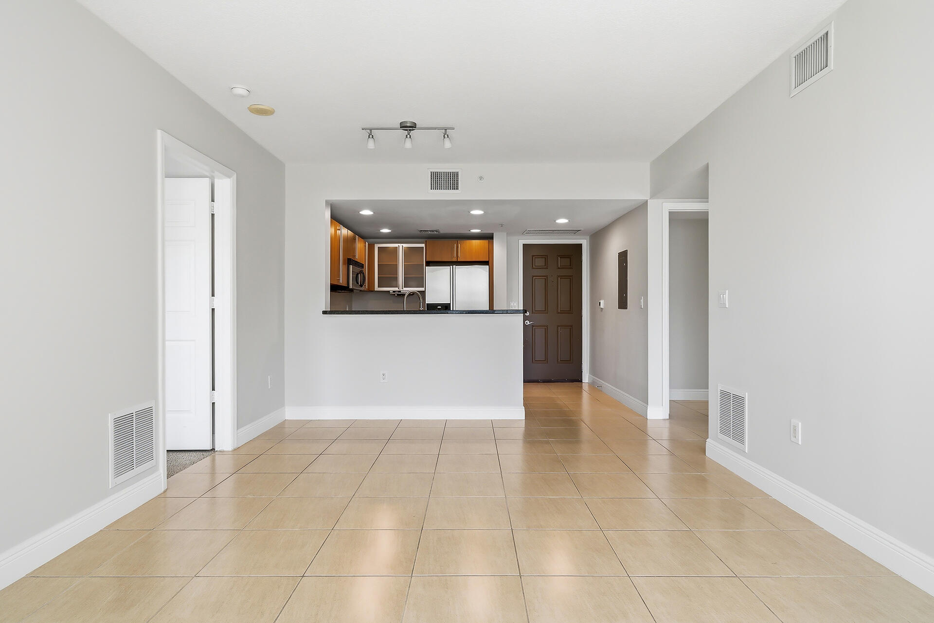 610 Clematis Street 609