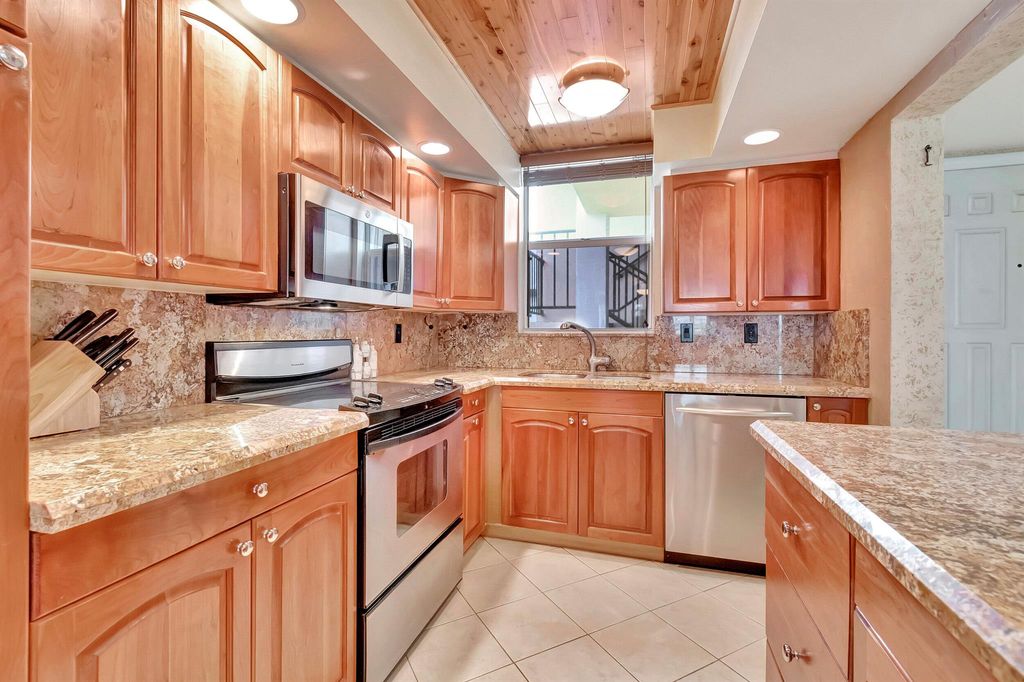 Photo of 100 Paradise Harbour Boulevard #104, North Palm Beach, FL 33408 (MLS # R10952251)