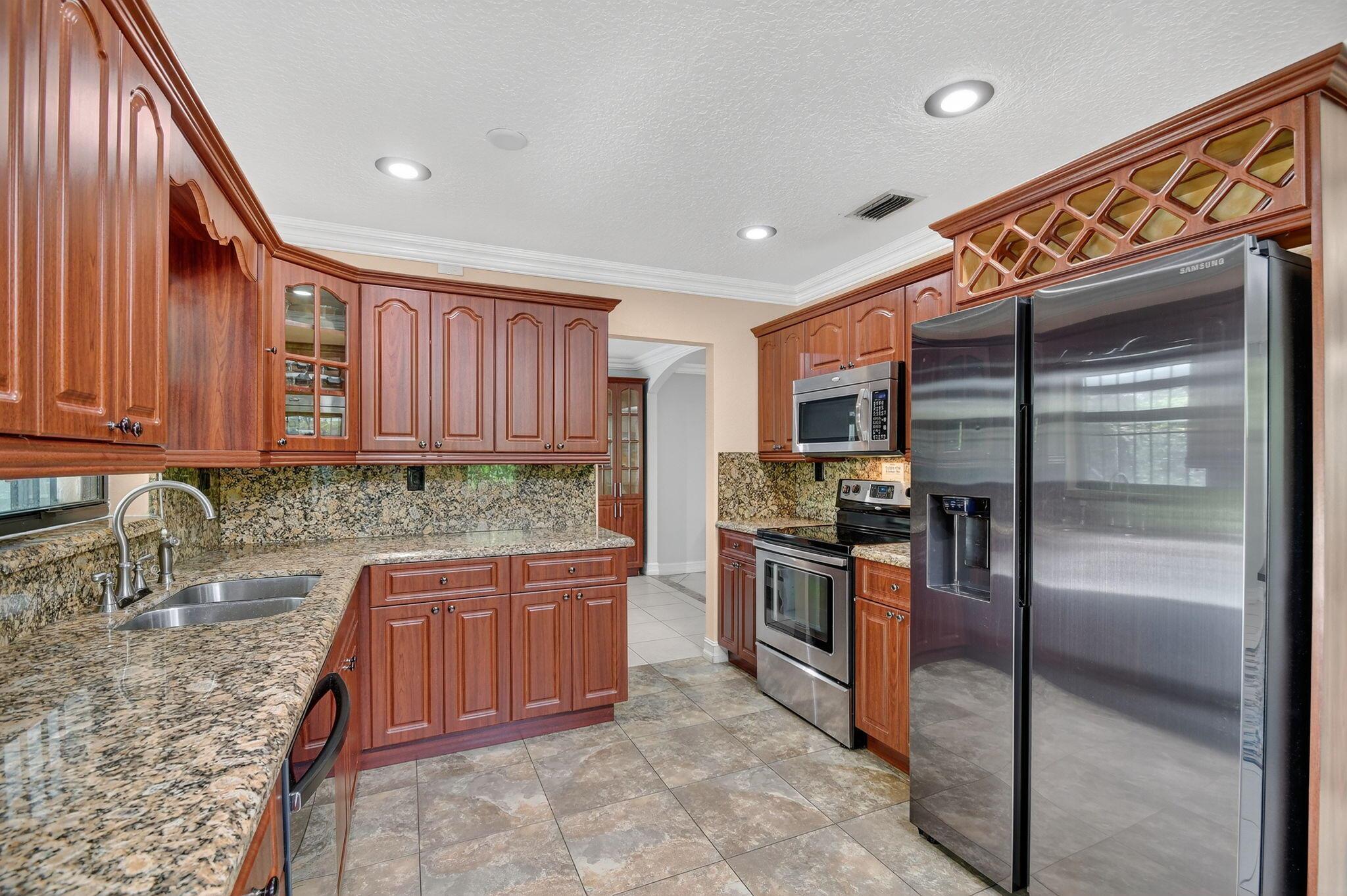 1035 Soelca Drive