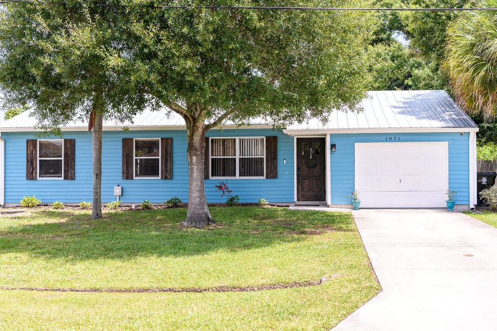 Photo of 1971 SE Lavina Circle, Port Saint Lucie, FL 34952 (MLS # R11019135)