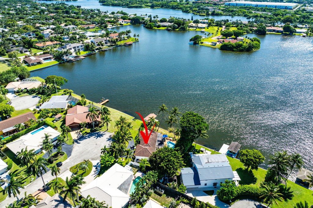 Photo of 25 NW 24th Court, Delray Beach, FL 33444 (MLS # R11160139)