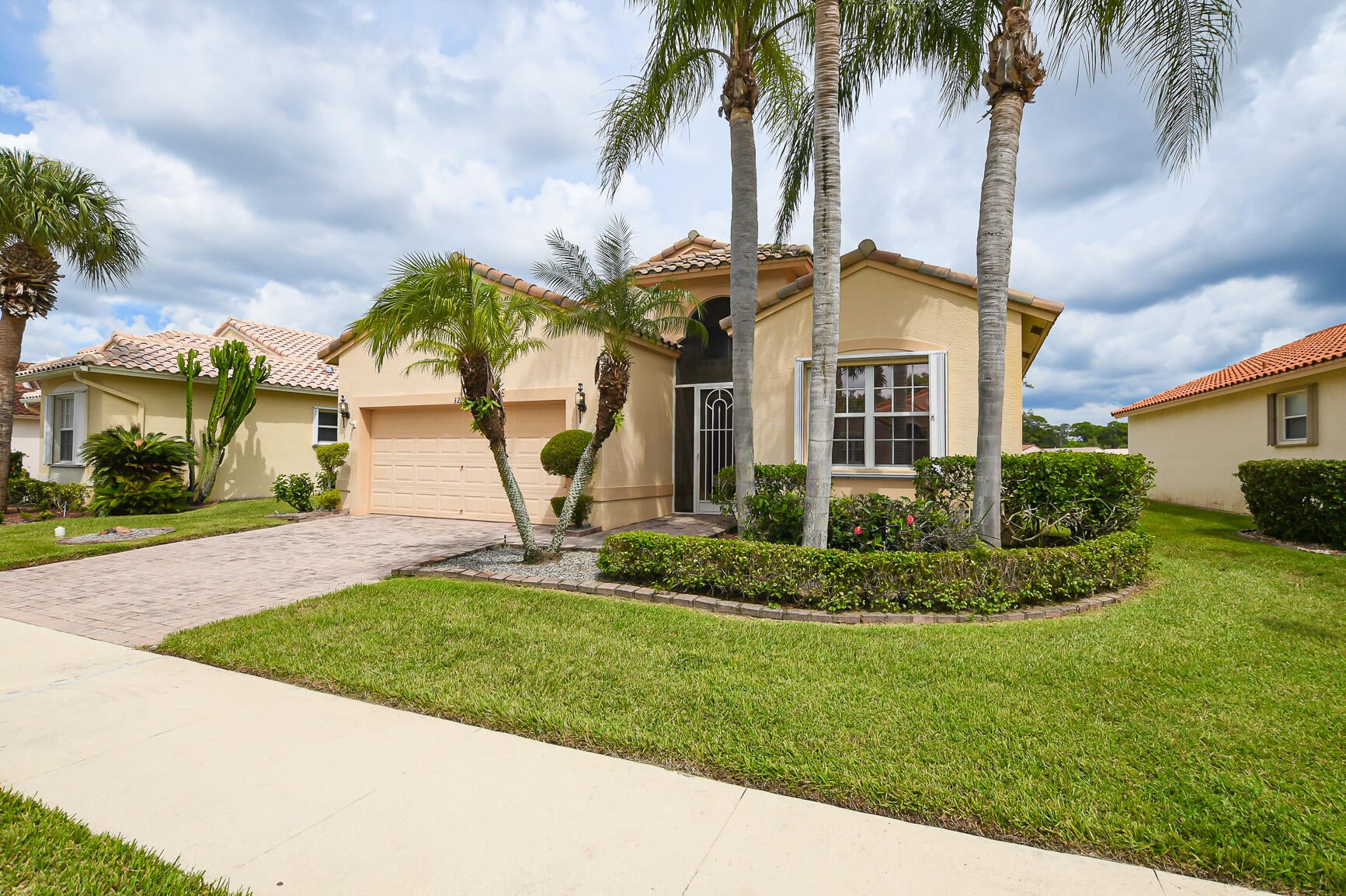 320 NW MILLPOND Lane