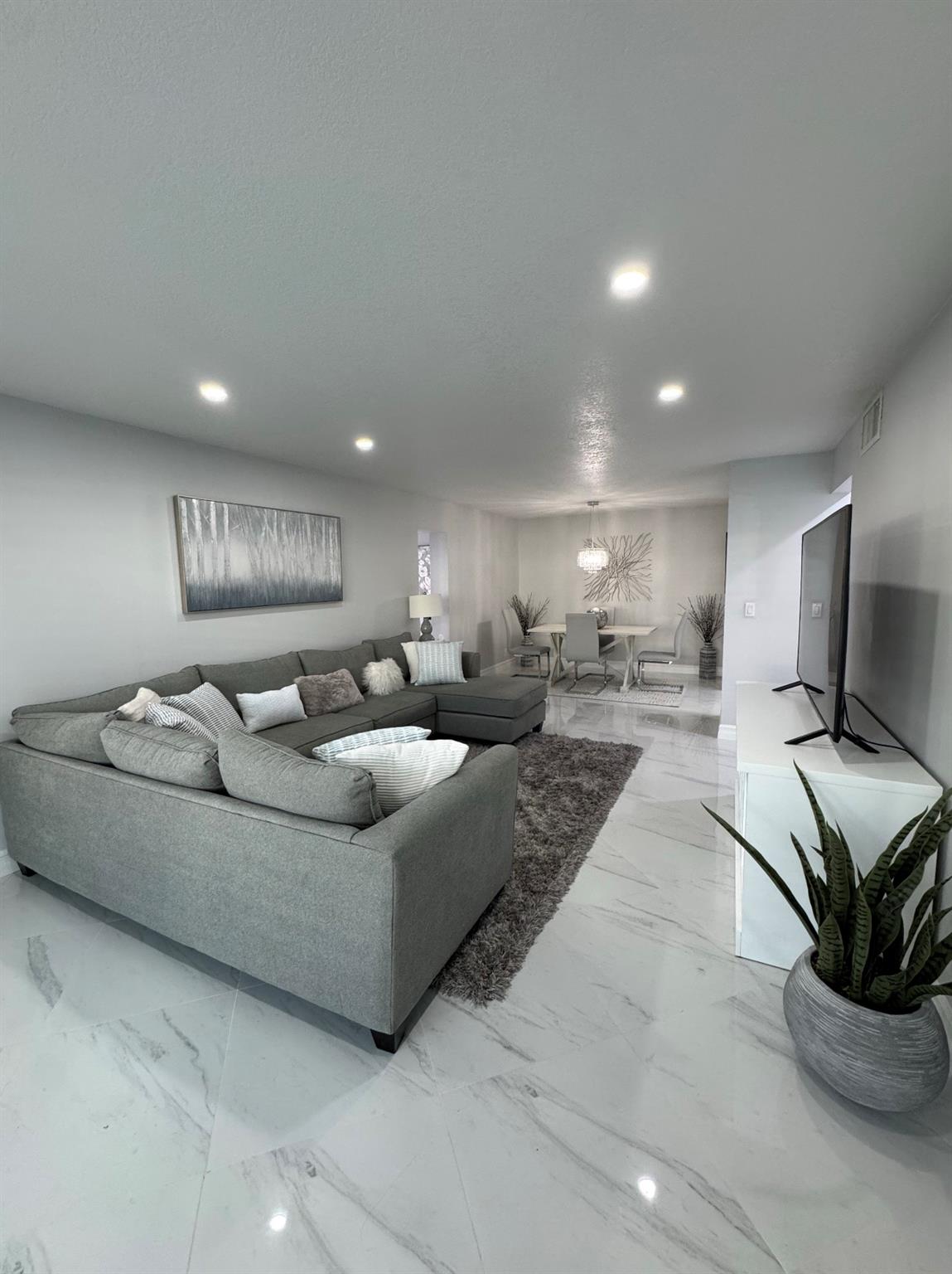 6379 Bay Club Dr 2