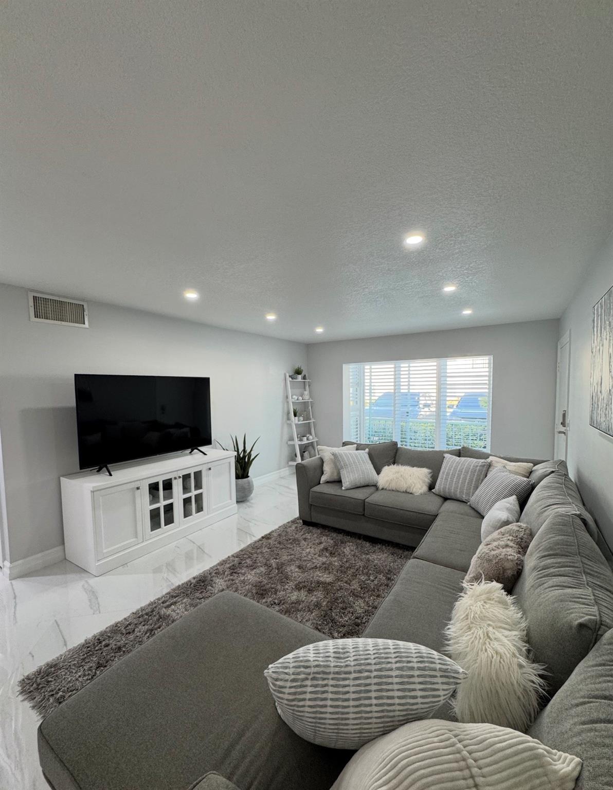 6379 Bay Club Dr 2