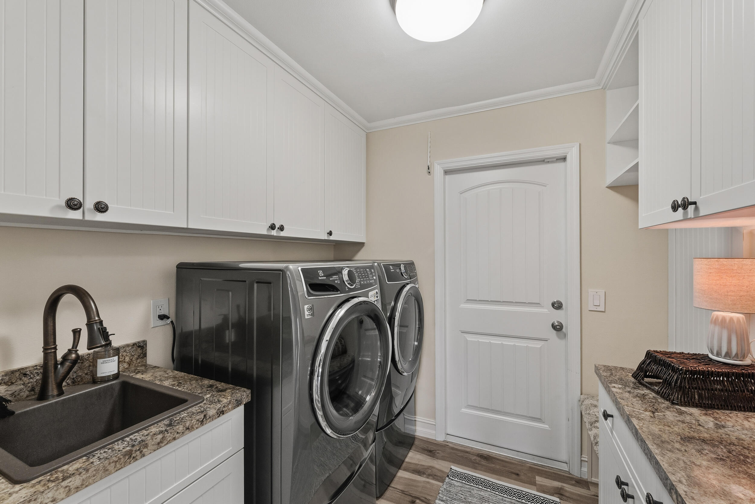 Johns Composite Mino - Residential