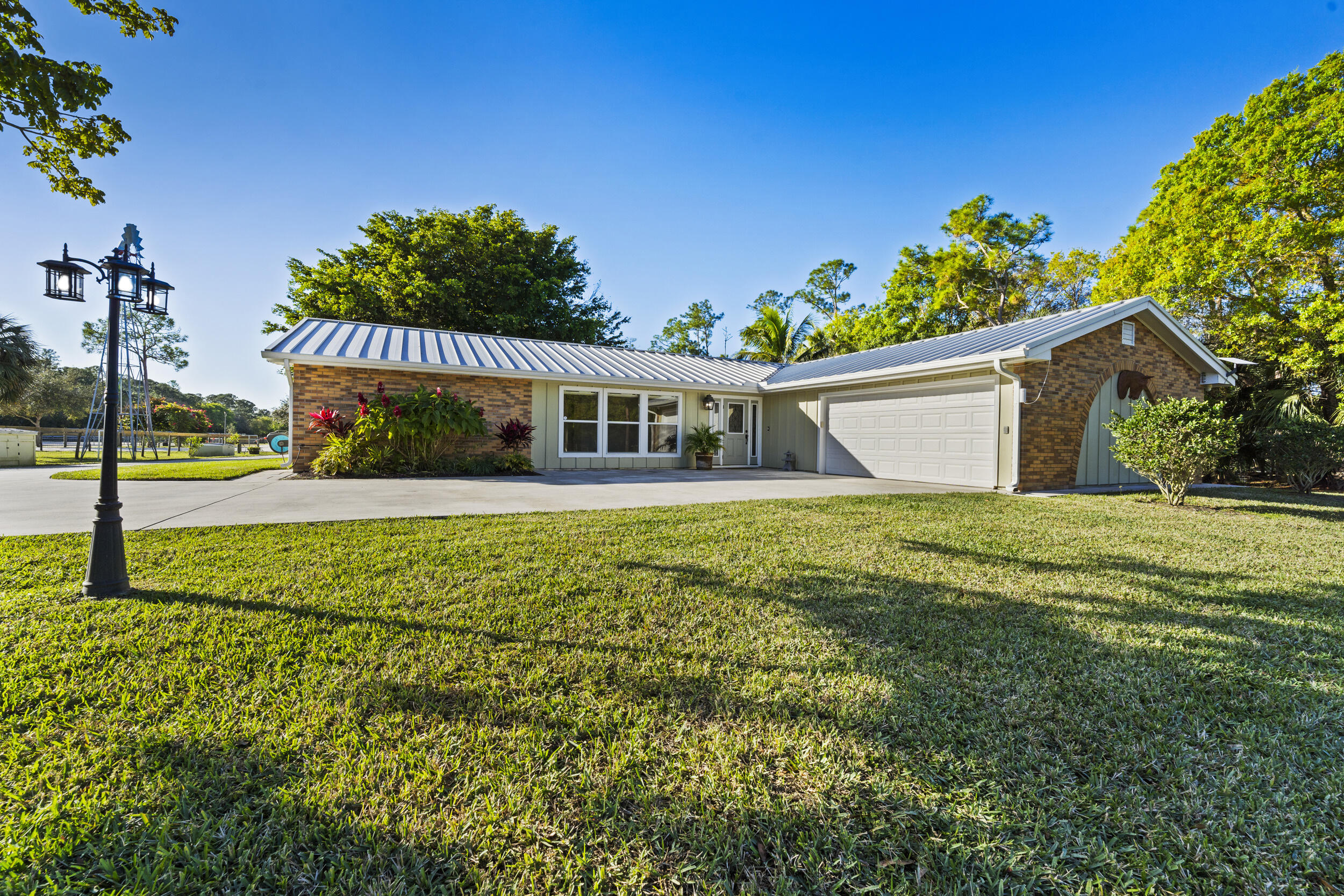 Johns Composite Mino - Residential