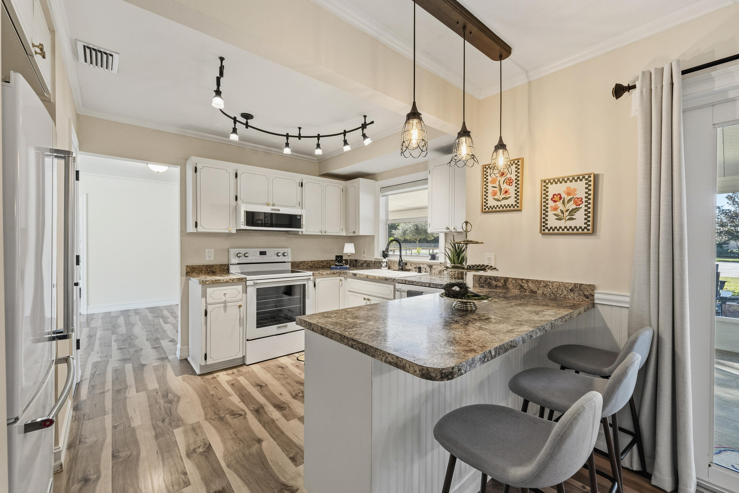 Johns Composite Mino - Residential