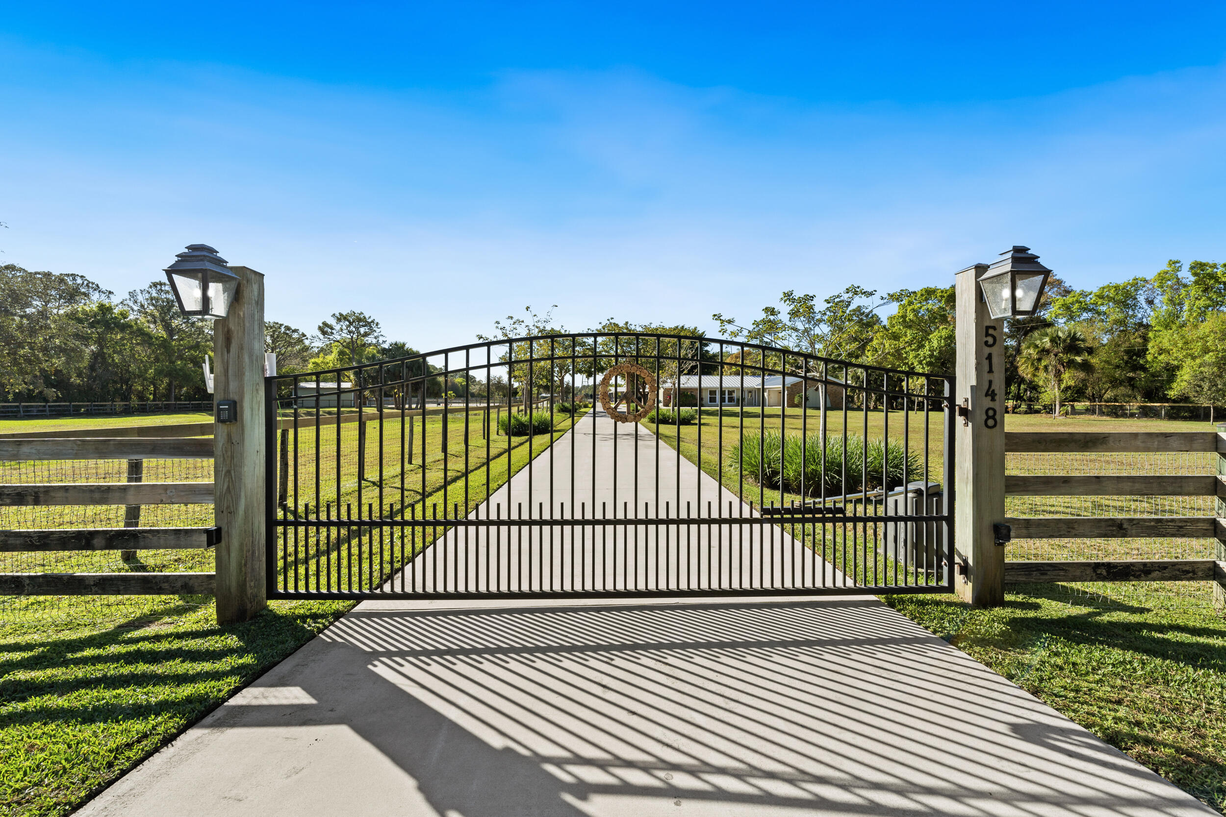 Johns Composite Mino - Residential