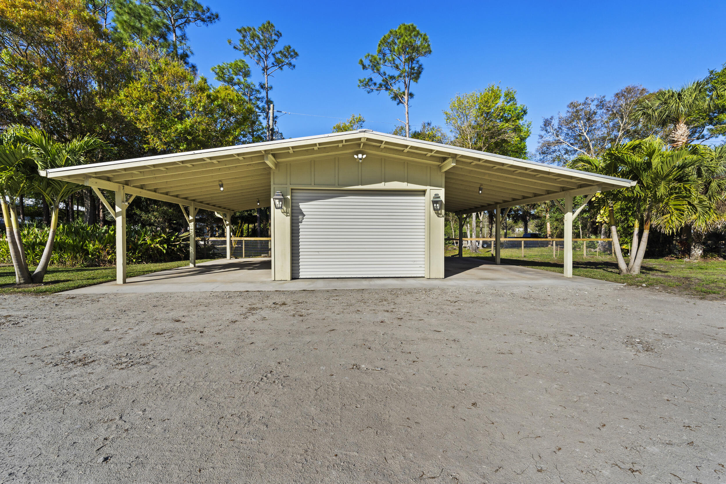 Johns Composite Mino - Residential