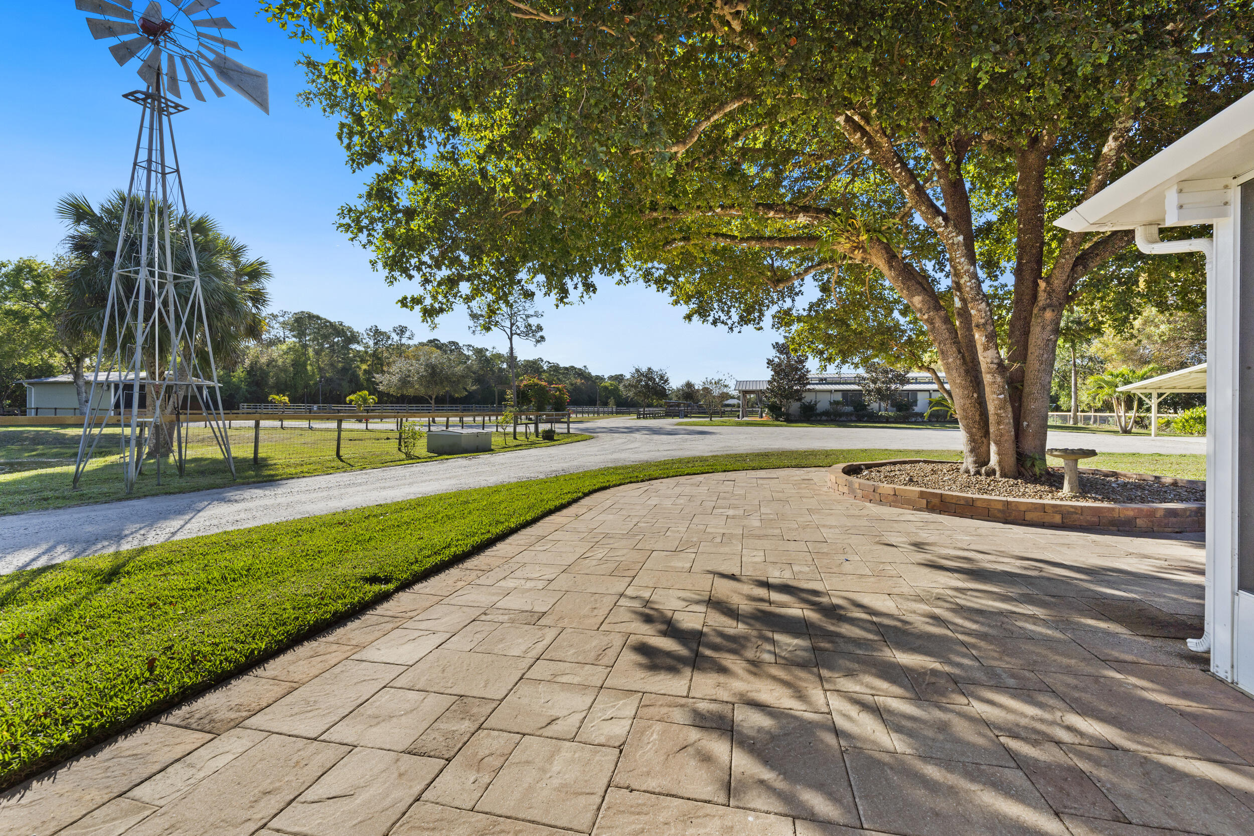 Johns Composite Mino - Residential