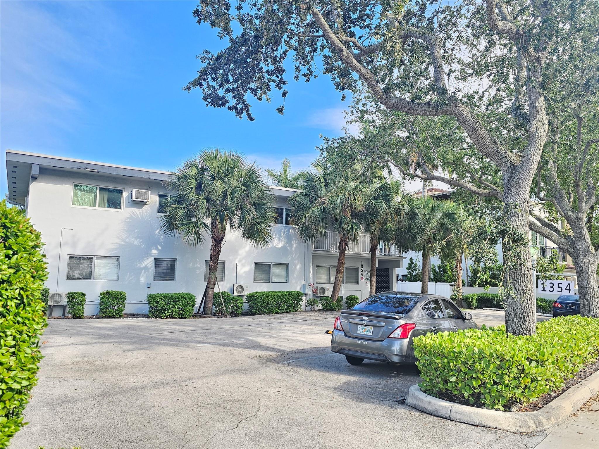 1354 Bayview Dr