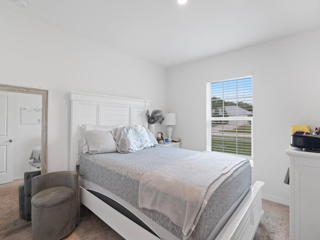 VERO LAKE ESTATES - Residential