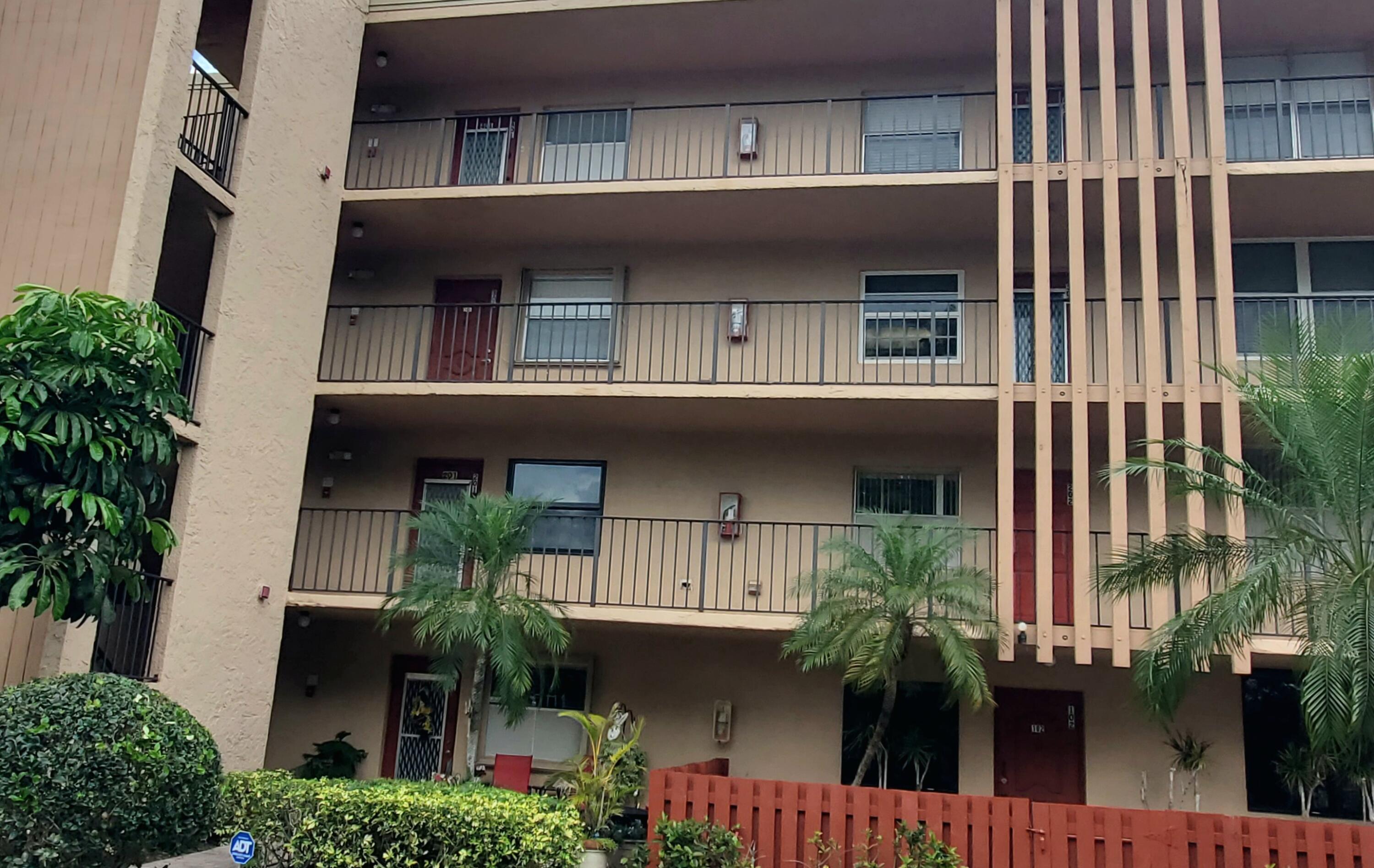 PALM LAKES CONDO - Residential