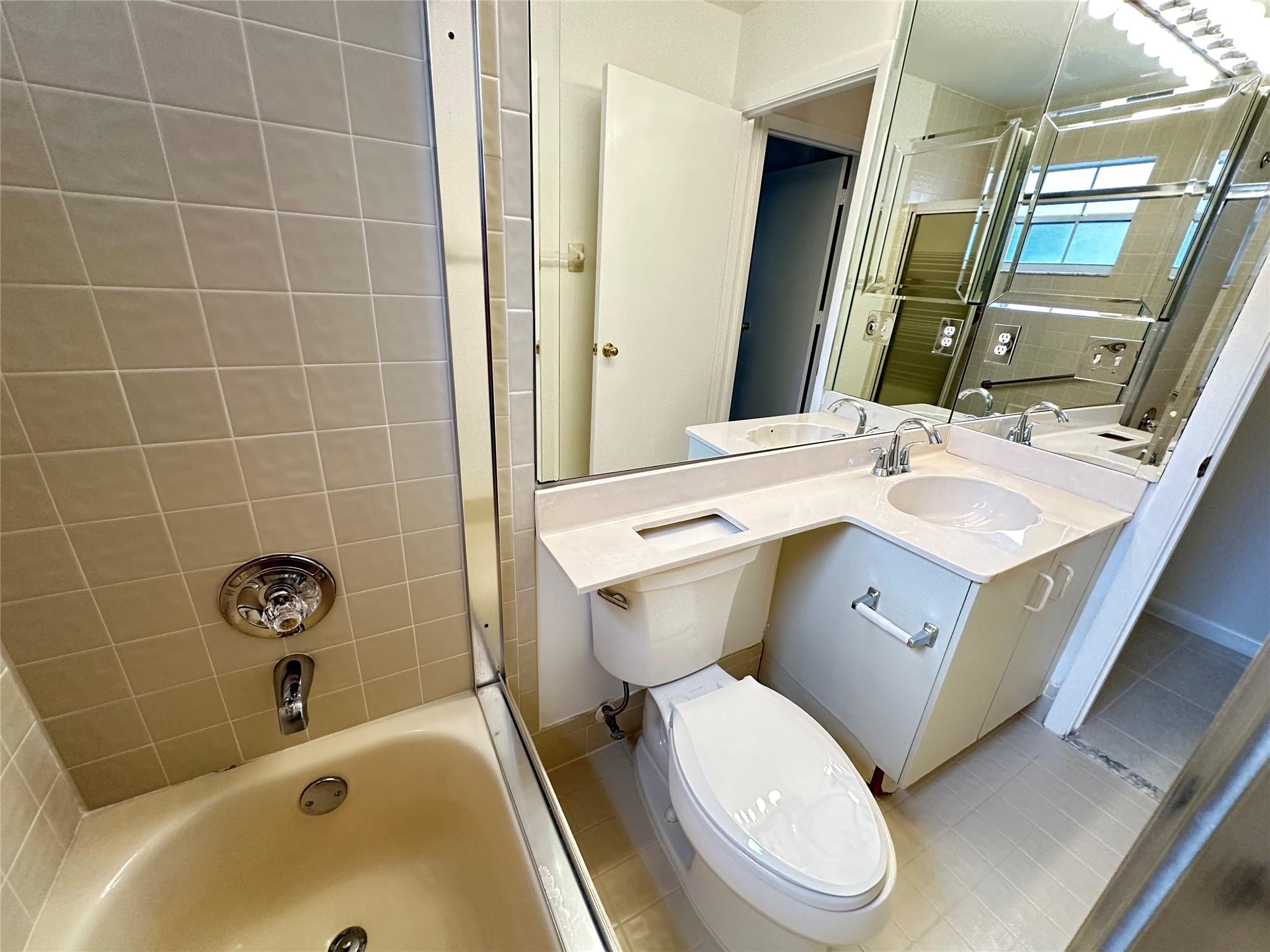 EMERALD POINTE - Residential