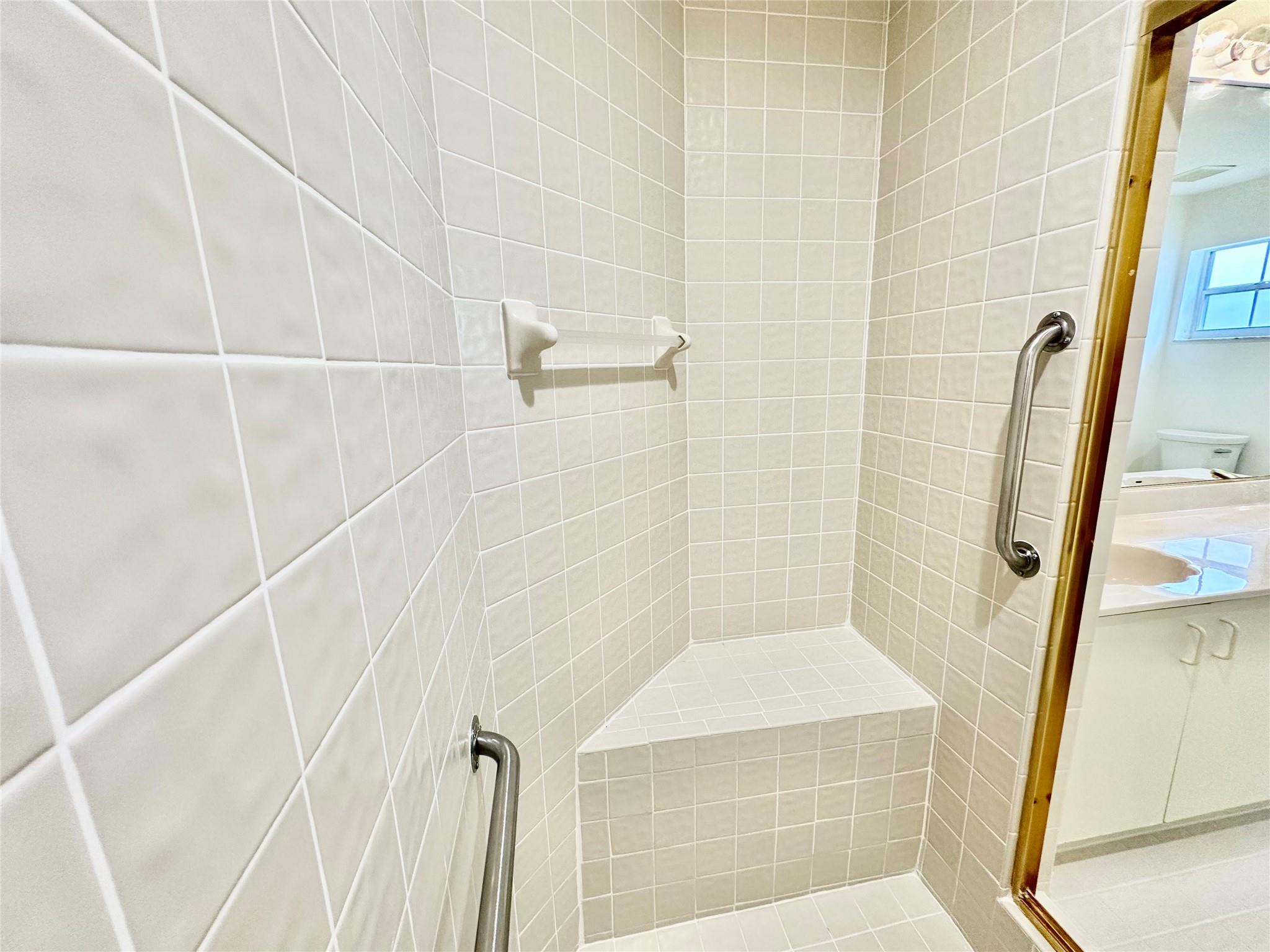 EMERALD POINTE - Residential