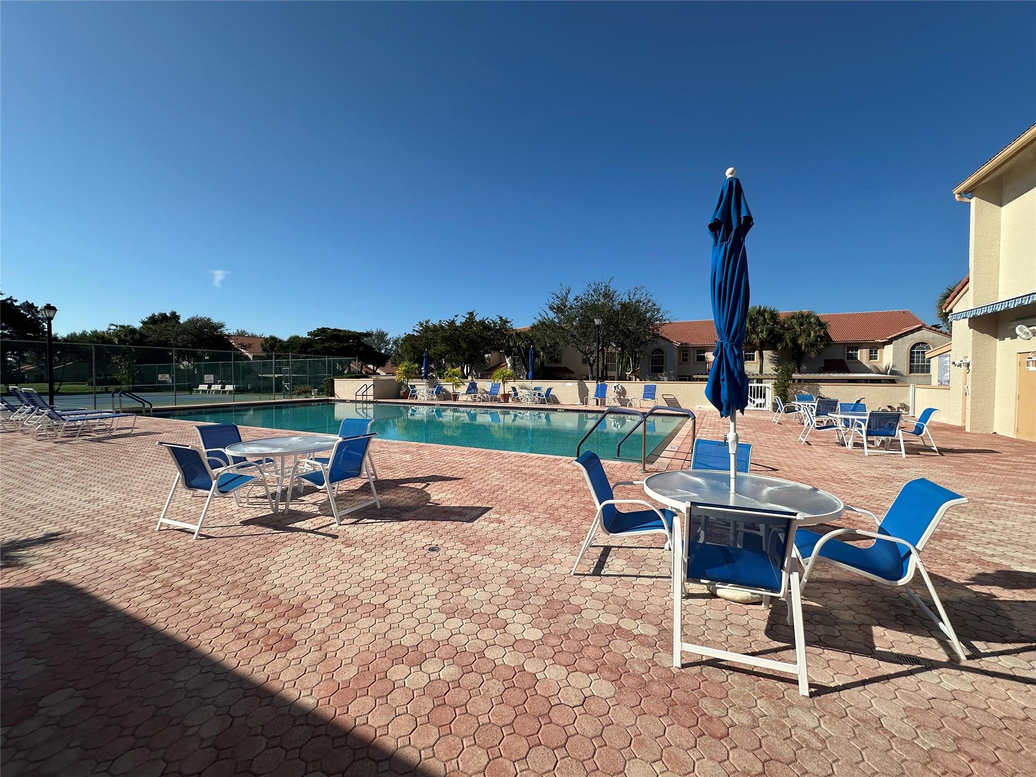 EMERALD POINTE - Residential