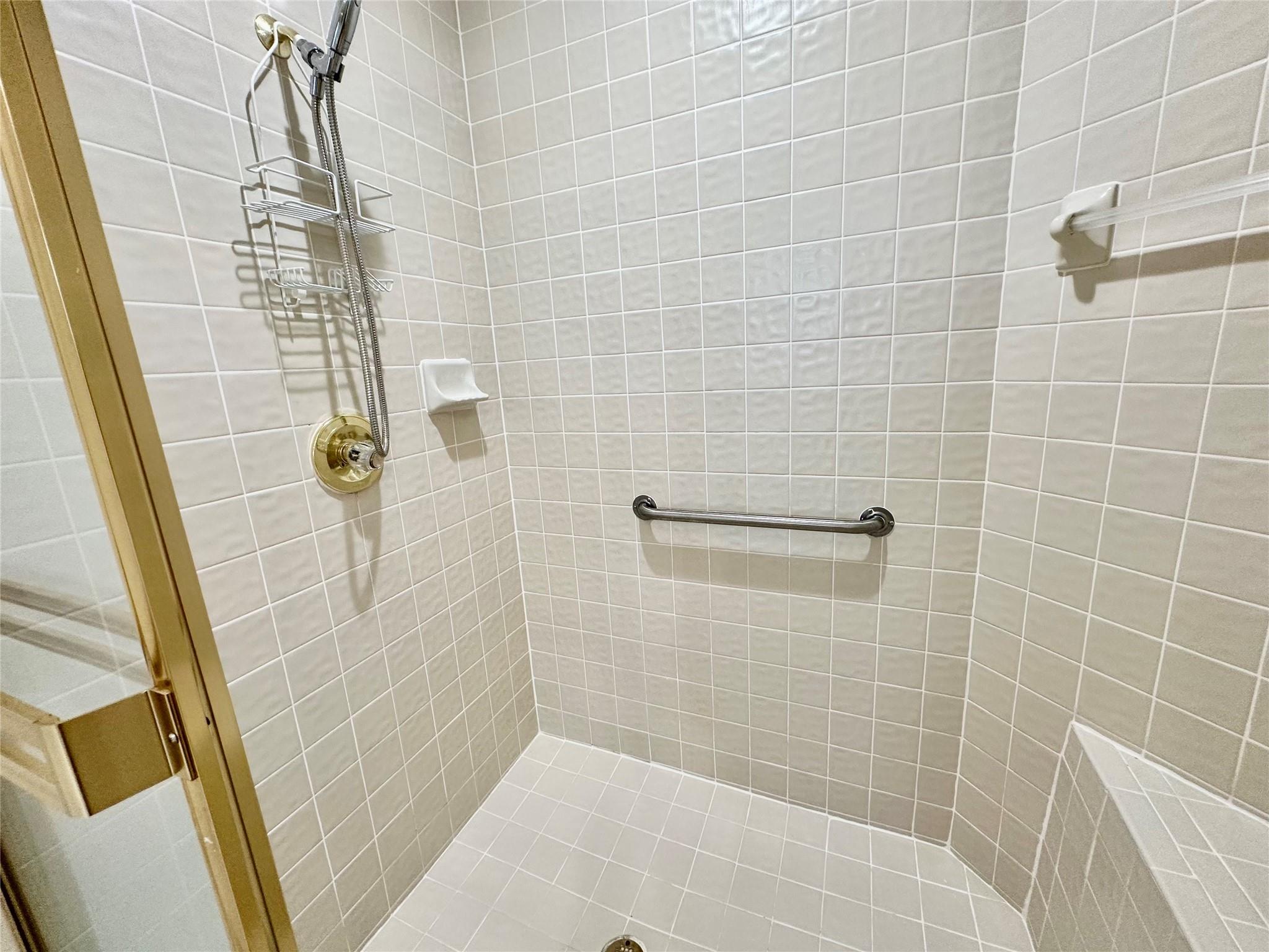 EMERALD POINTE - Residential