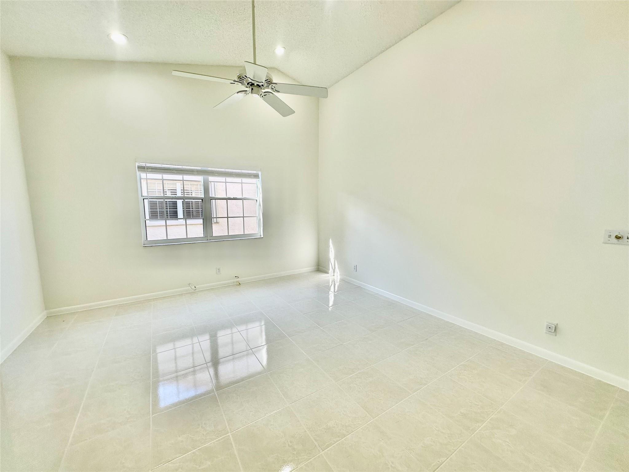 EMERALD POINTE - Residential