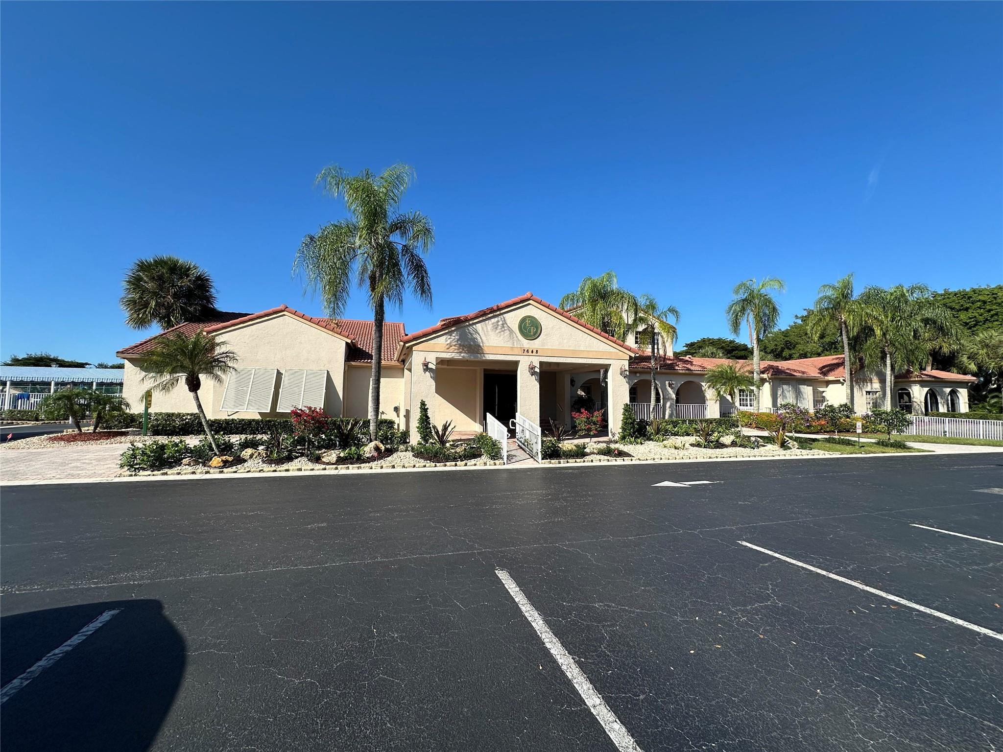 EMERALD POINTE - Residential