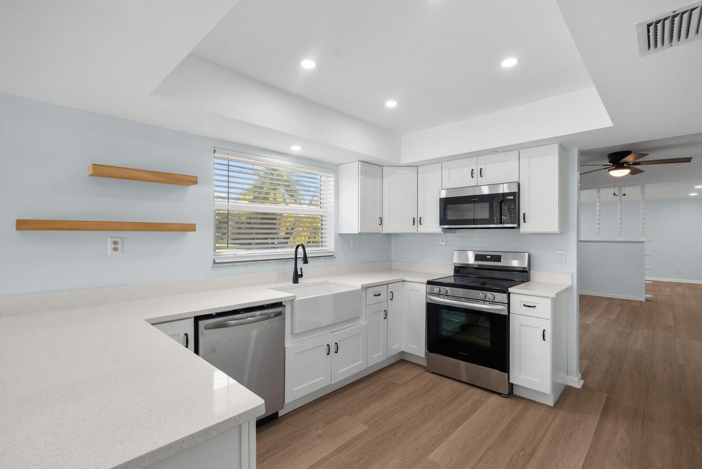 Photo of 381 SE Edgewood Drive, Stuart, FL 34996 (MLS # B26012292)