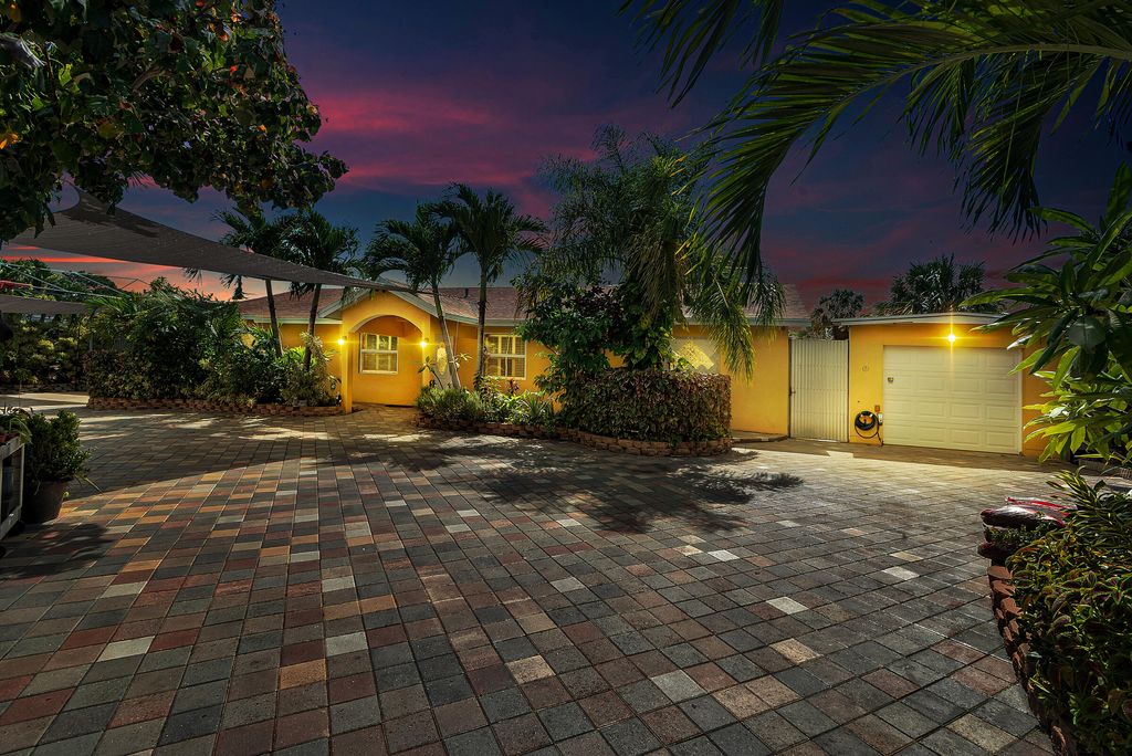 Photo of 7776 Terrace Road Rd, Lake Worth Beach, FL 33462 (MLS # R10808287)