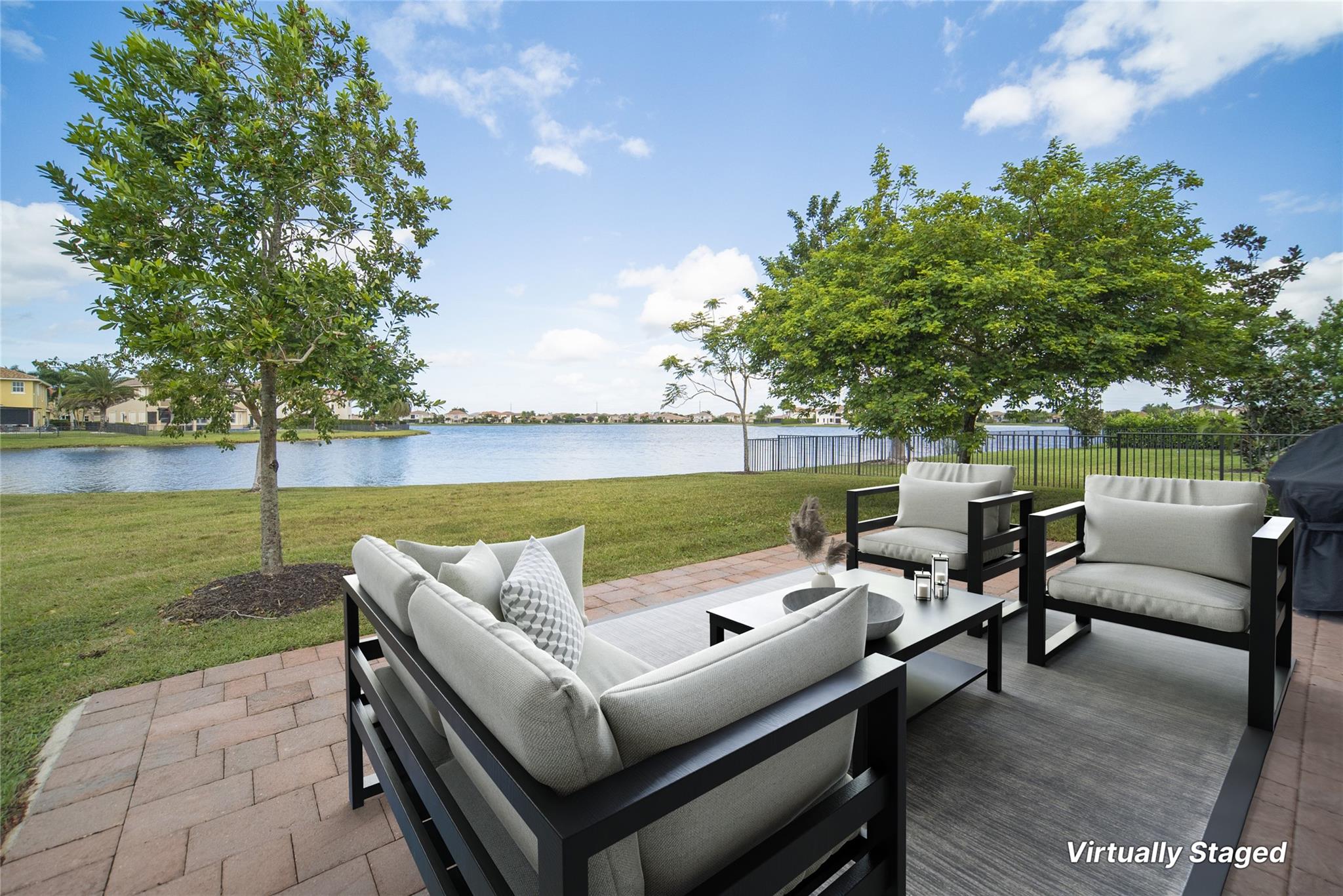 MiraLago - Residential