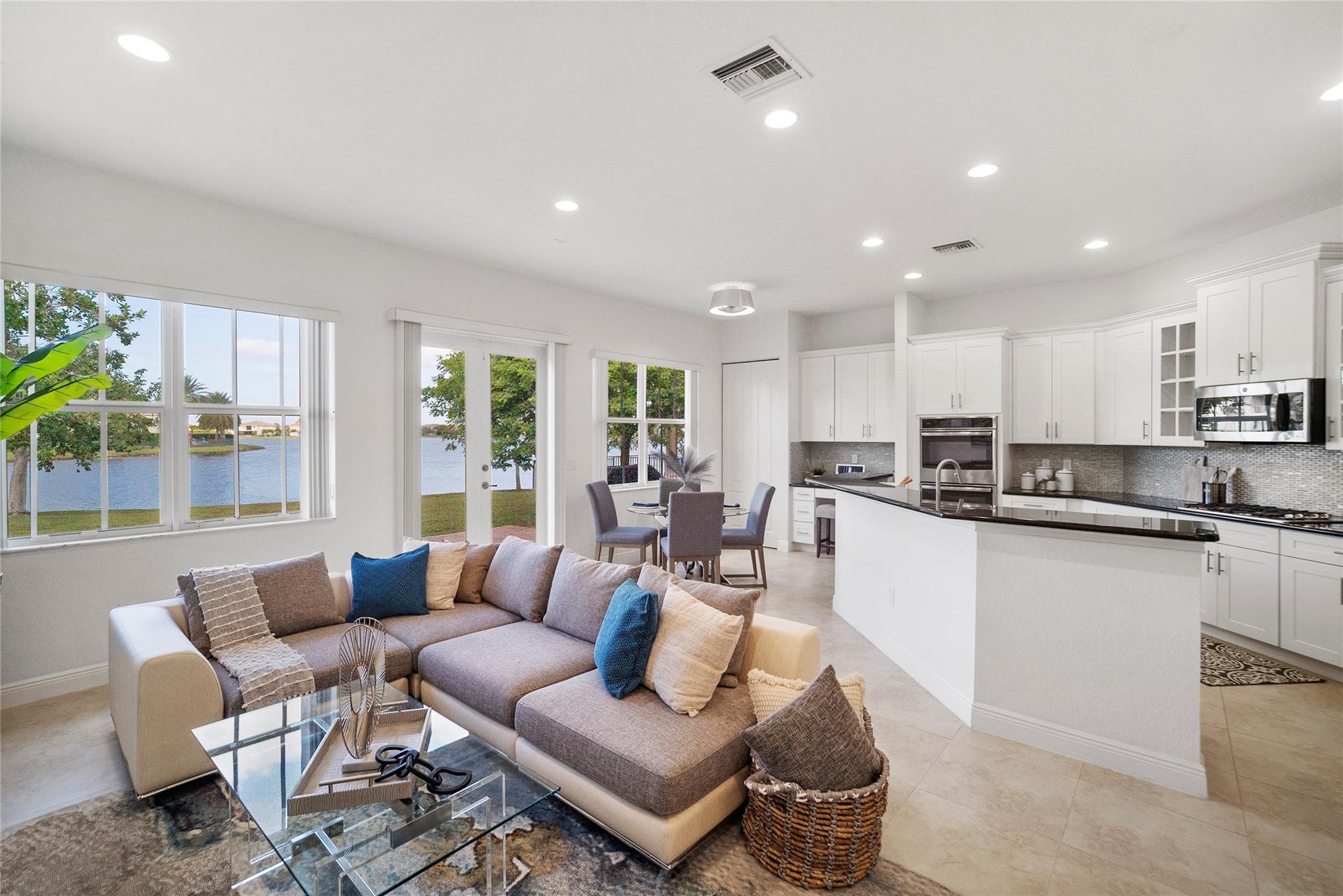 MiraLago - Residential