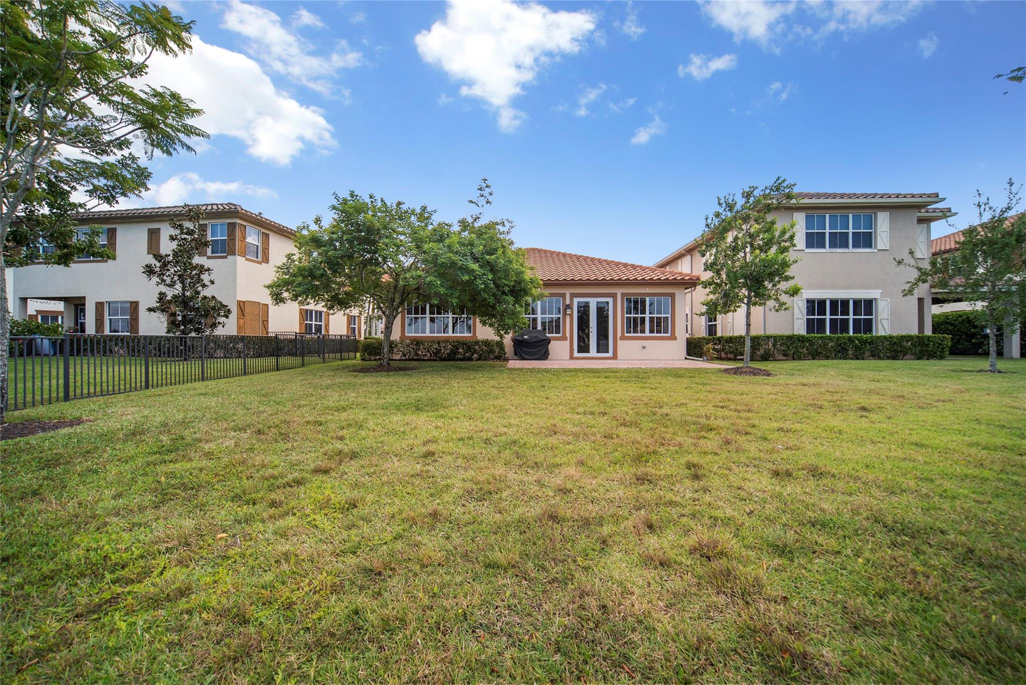 MiraLago - Residential