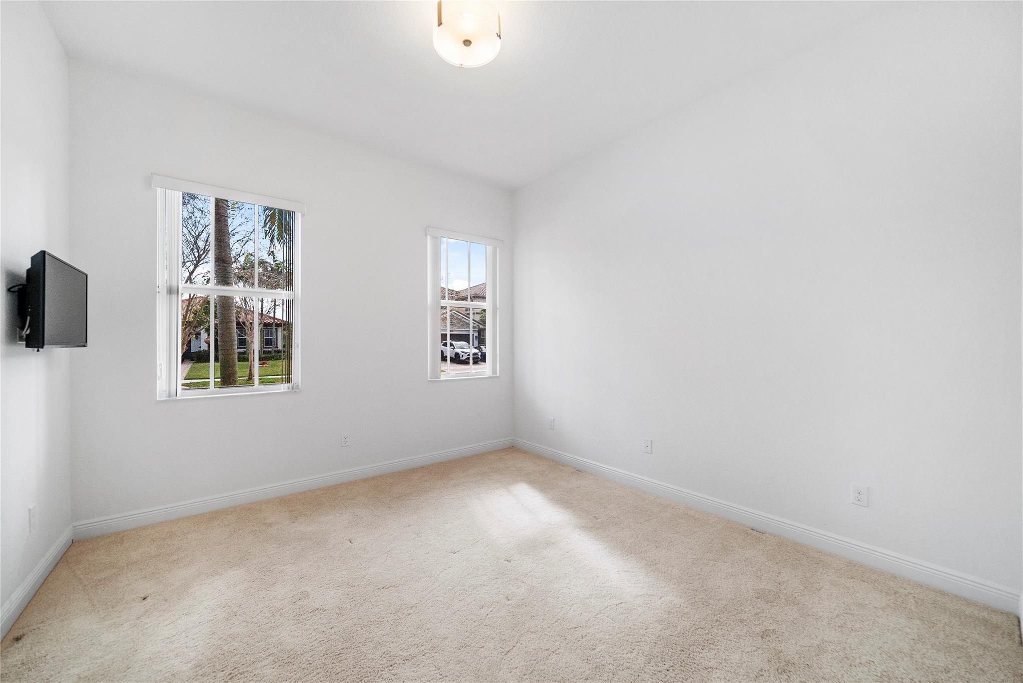 MiraLago - Residential