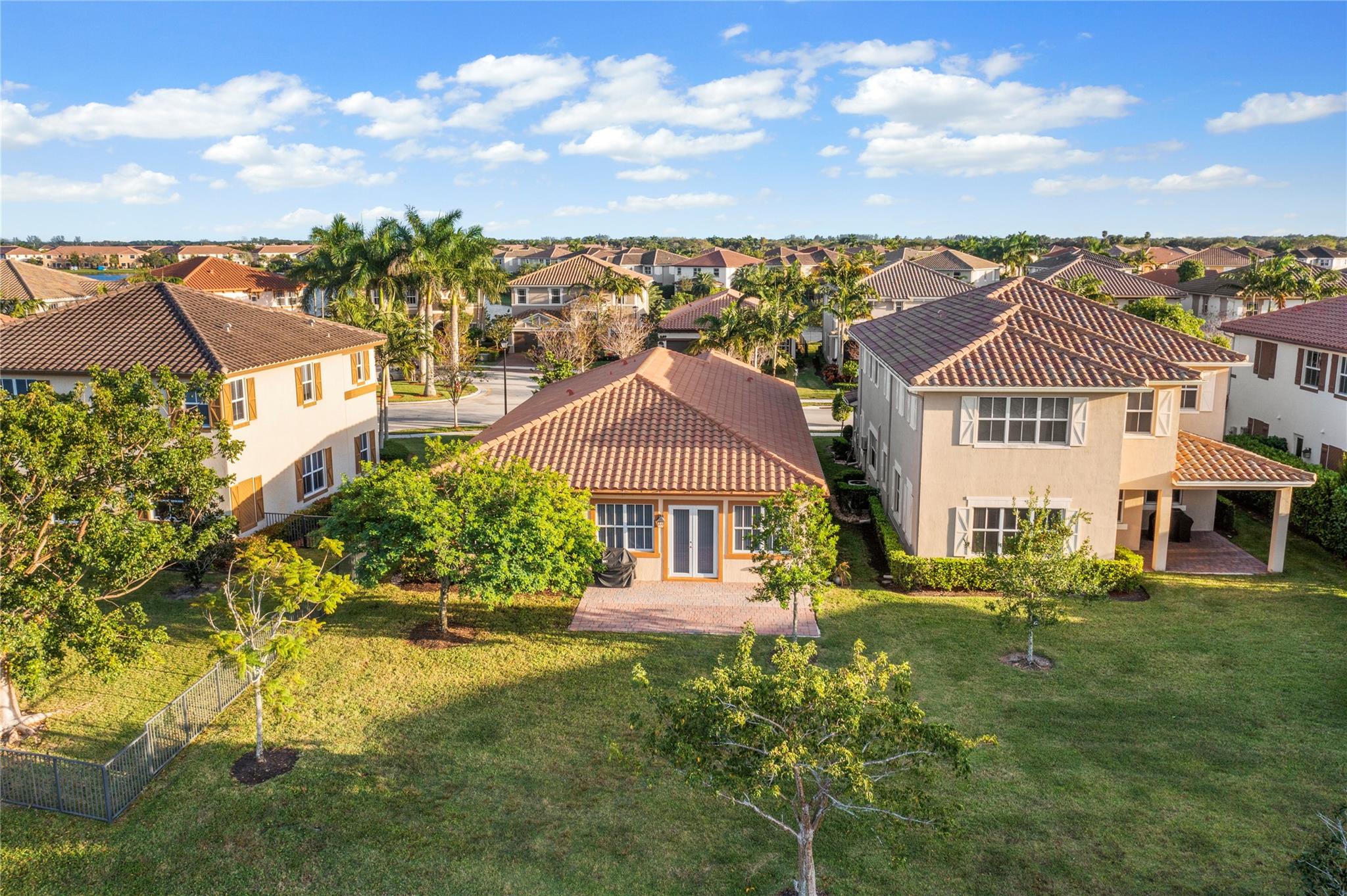 MiraLago - Residential