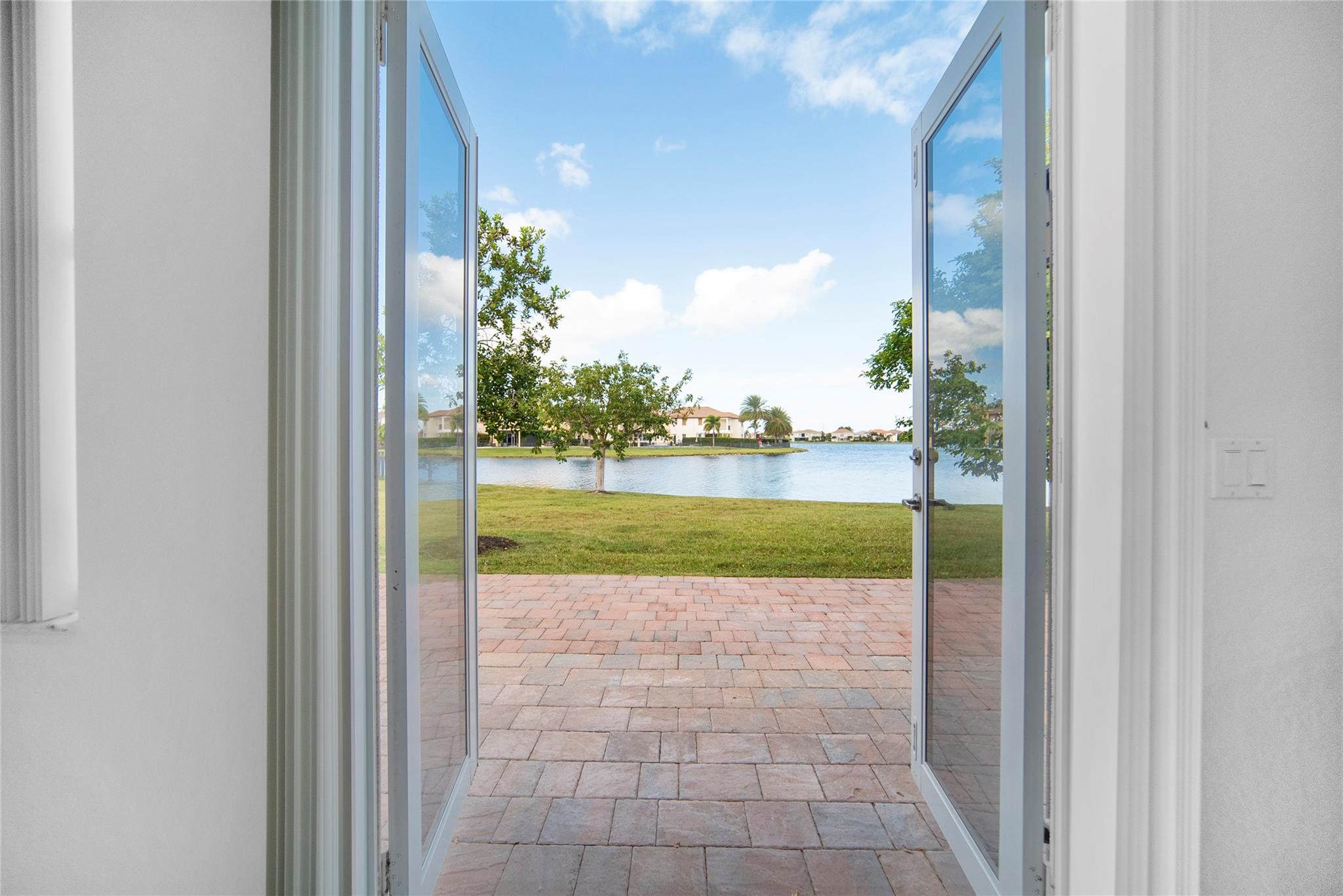 MiraLago - Residential