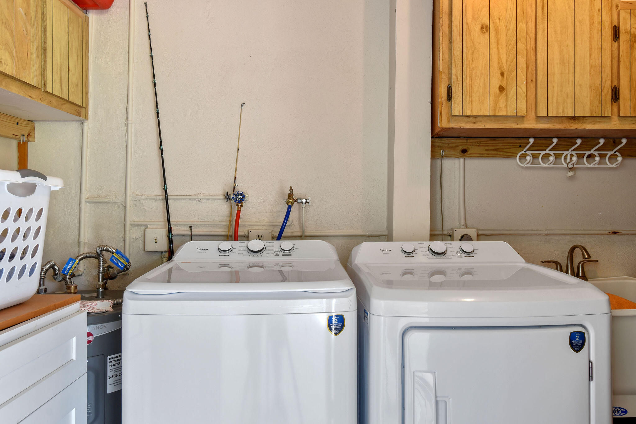 CRESTHAVEN TOWNHOMES SEC 4 CONDO - Residential