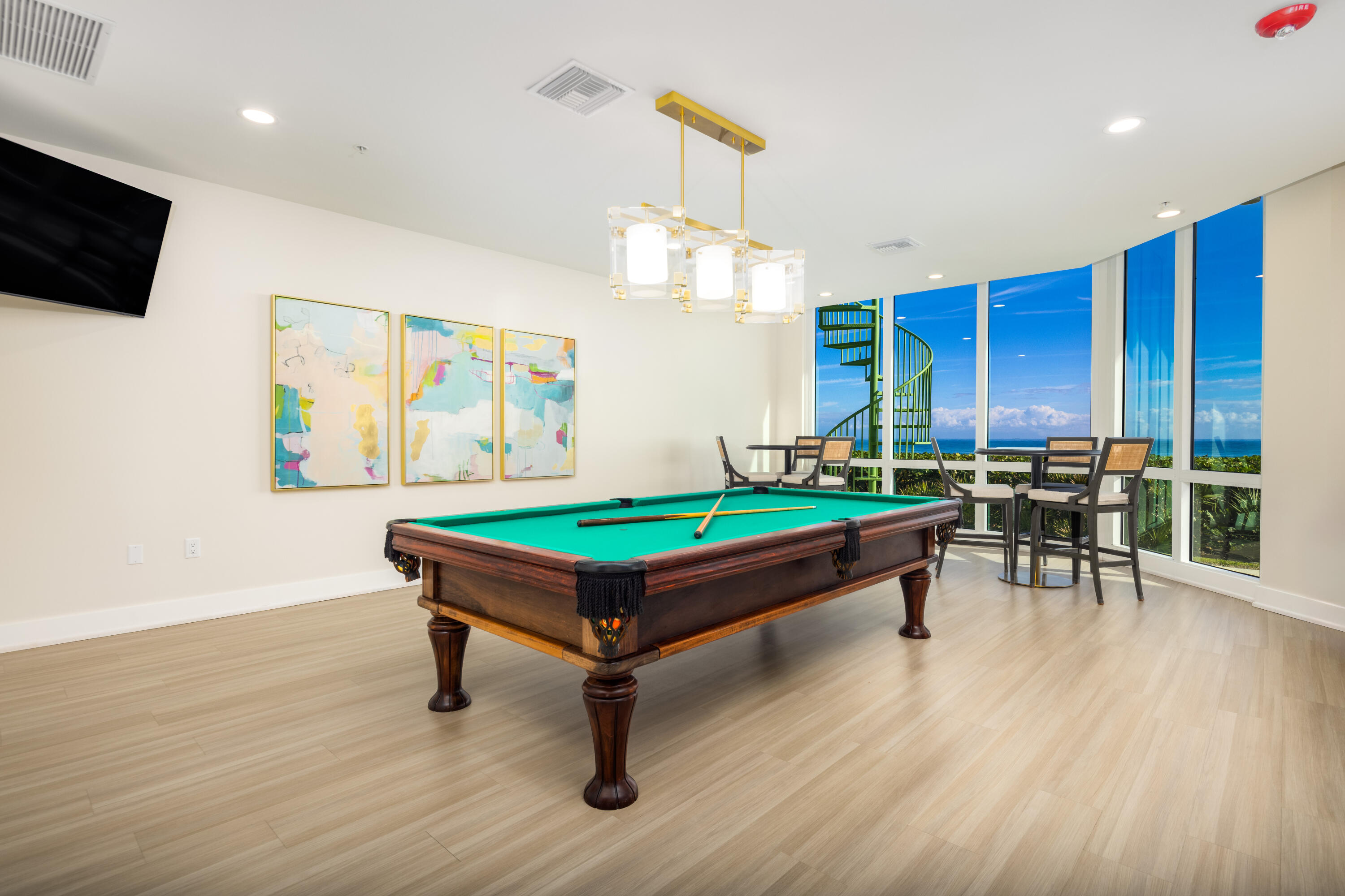 REGENCY ISLAND DUNES CONDOMINIUM - Residential