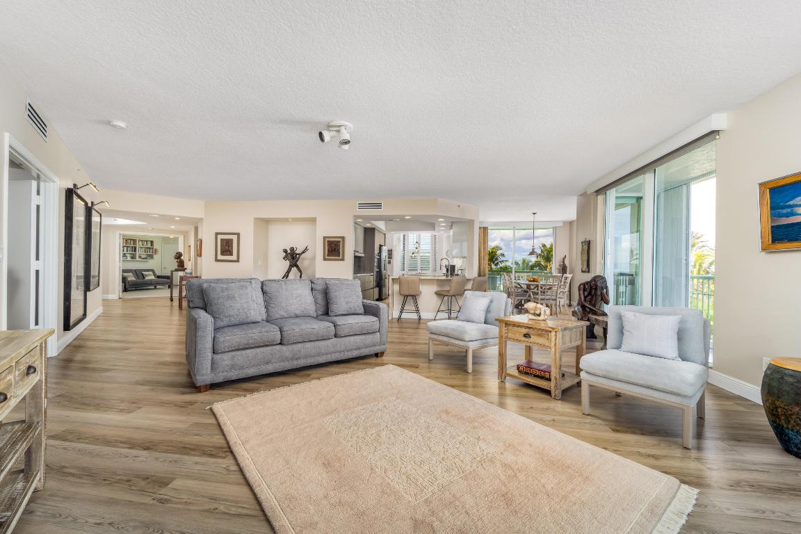 REGENCY ISLAND DUNES CONDOMINIUM - Residential