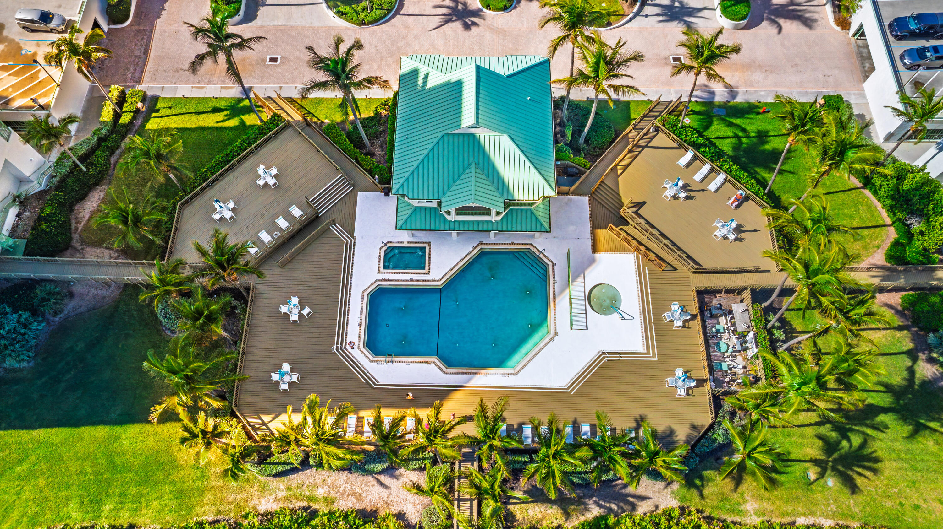 REGENCY ISLAND DUNES CONDOMINIUM - Residential