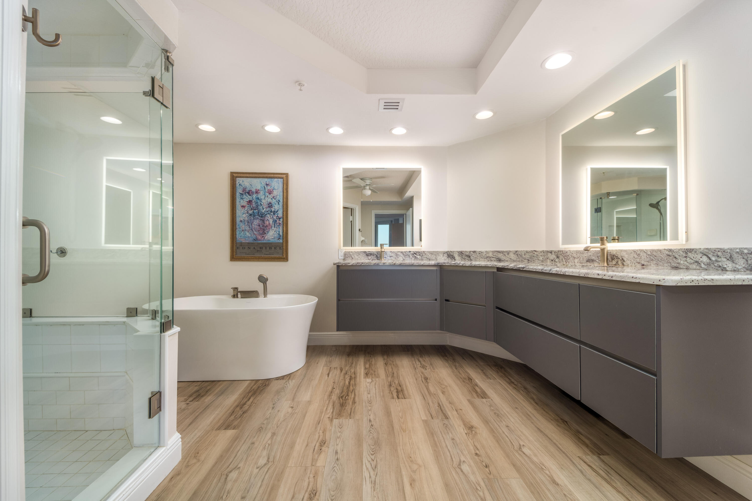 REGENCY ISLAND DUNES CONDOMINIUM - Residential