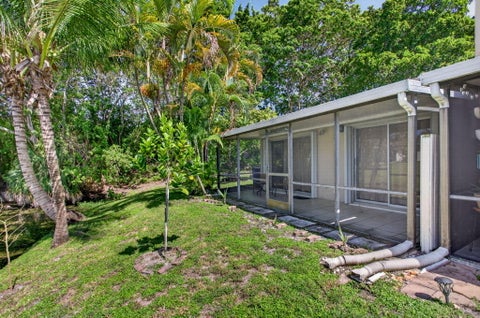 Tiny photo for 2007 DISCOVERY Circle E, Deerfield Beach, FL 33442 (MLS # B26070486)