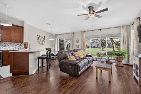 Tiny photo for 2007 DISCOVERY Circle E, Deerfield Beach, FL 33442 (MLS # B26070486)