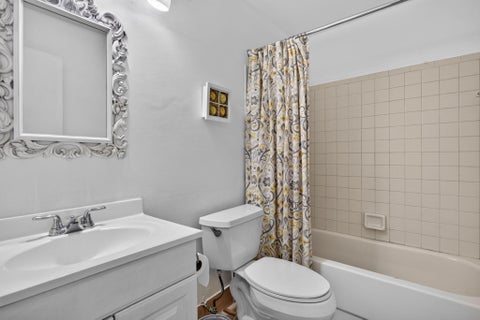 Tiny photo for 2007 DISCOVERY Circle E, Deerfield Beach, FL 33442 (MLS # B26070486)