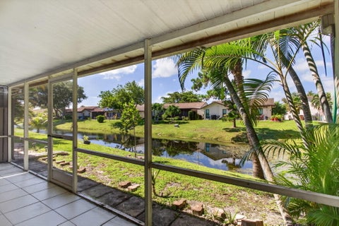 Tiny photo for 2007 DISCOVERY Circle E, Deerfield Beach, FL 33442 (MLS # B26070486)